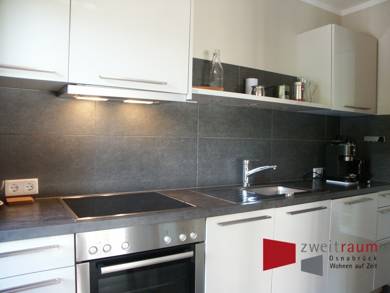 Westerberg, modern möblierte 2 Zimmer Wohnung mit großem Balkon. - Photo 1