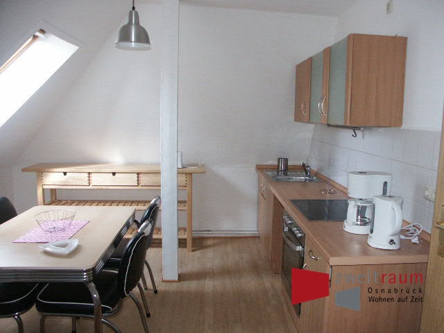 Neustadt, möblierte 2-Zimmer-Wohnung mit Laminatfußboden. - Photo 1